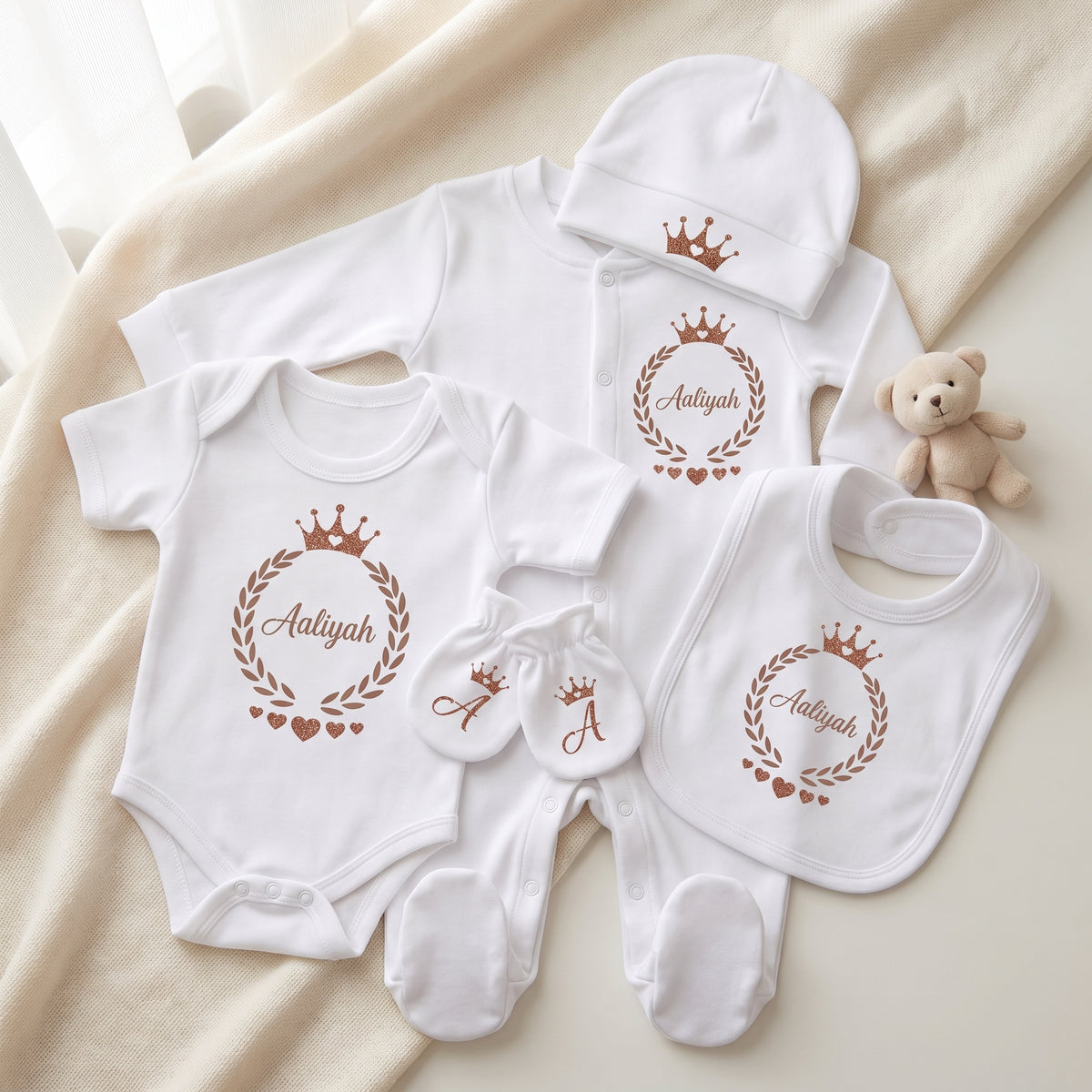 Personalisiertes Baby-Erstlingsset mit Namen – 100 % Baumwolle